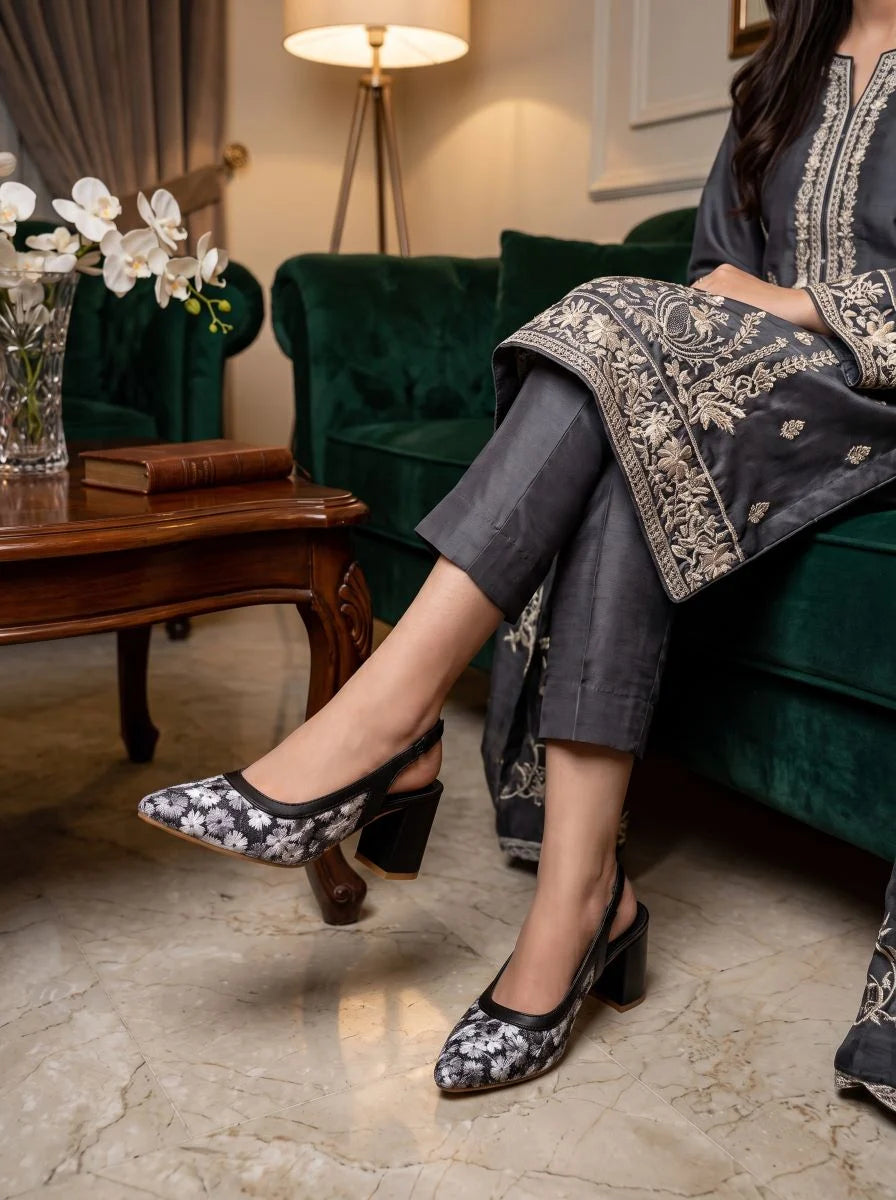 Court Shoes & Pumps - Black | 18591